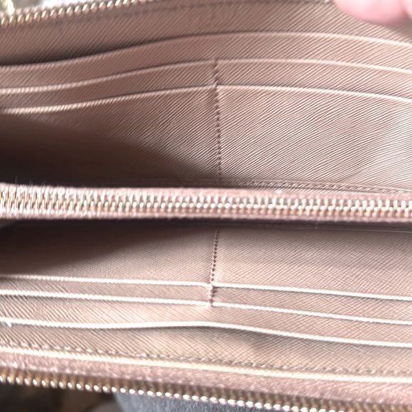 Prada Wallet - Picture 3 of 11